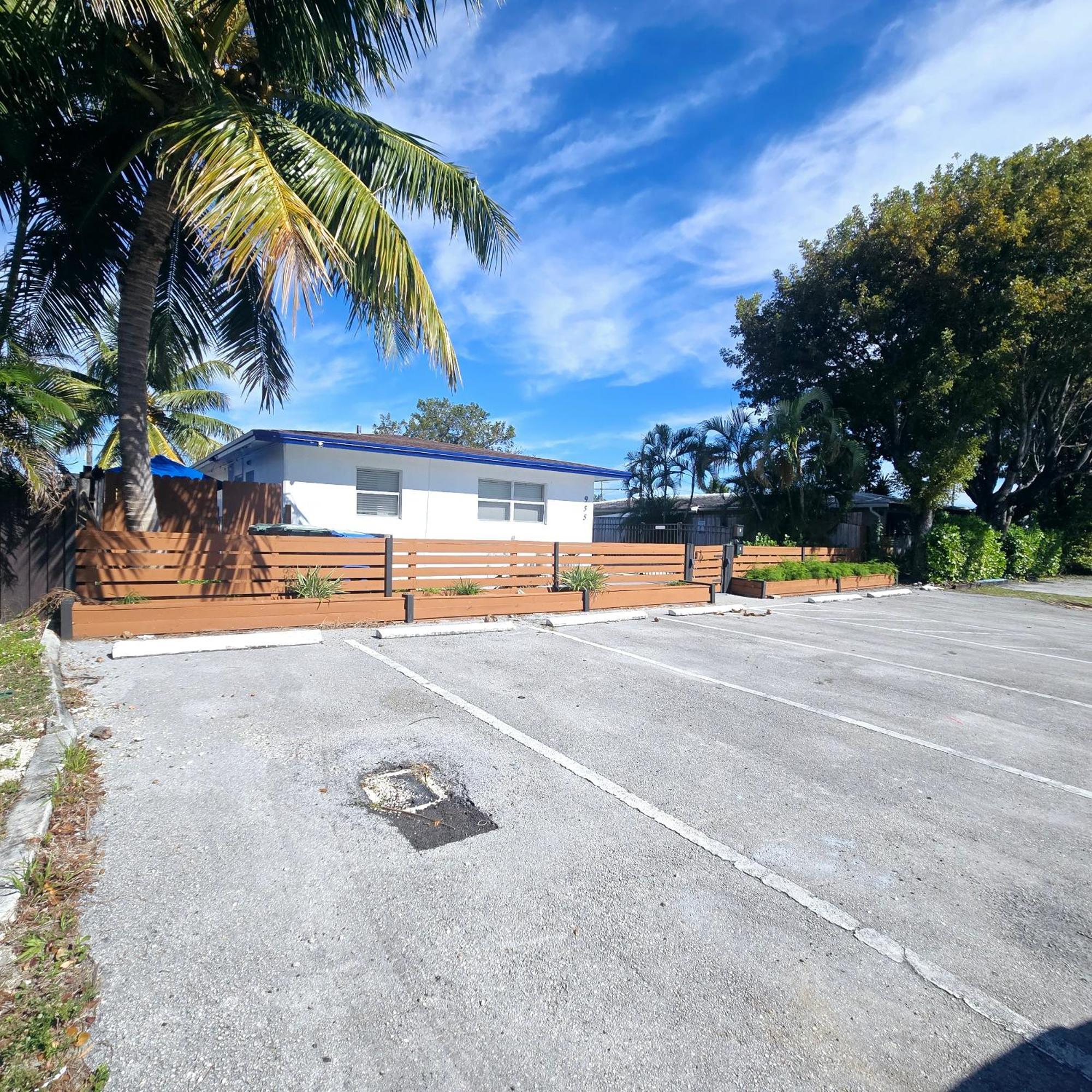 Equipped House W Pool & Patios, Near The Beaches, Prime Location- Ideal For Small Families, Coastal Haven Fort Lauderdale Exterior foto